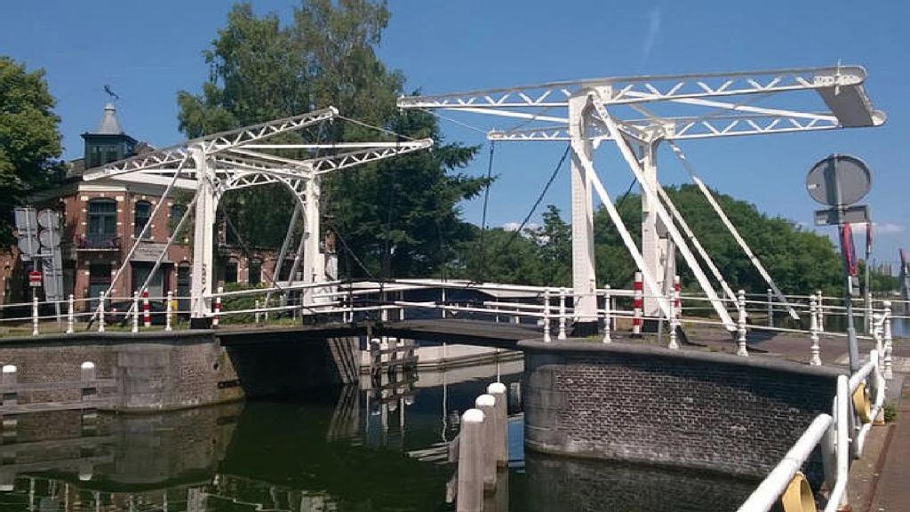 Benedenverdieping In Woonboot Met Tuinterras Utrecht Exterior foto